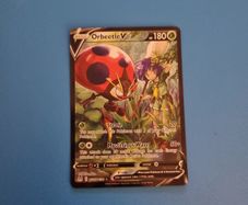 Orbeetle V Trainer Gallery Pokemon Card from Lost Origin (TG12)