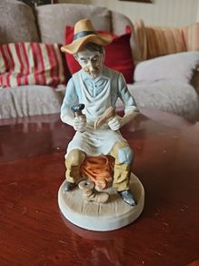 figurine