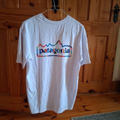 Patagonia t-shirt size medium white
