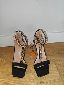 Brand new Primark Women's T Strap Chain Detail Sandals size 4UK