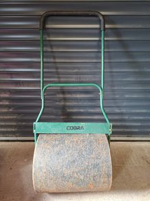 Cobra Garden Roller