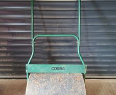 Cobra Garden Roller