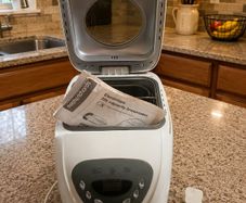 Morphy Richards Essentials 2lb Breadmaker
