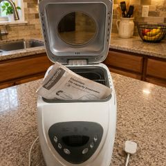 Morphy Richards Essentials 2lb Breadmaker