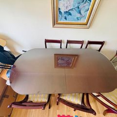 Extendable Mahogany Dining table + 6 chairs