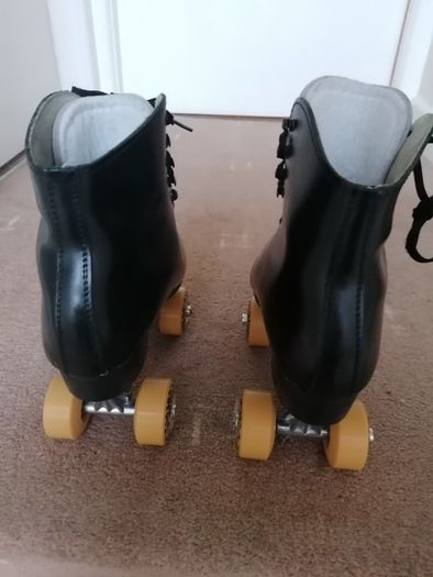 Dominion Canadian roller skate size 6 / 39