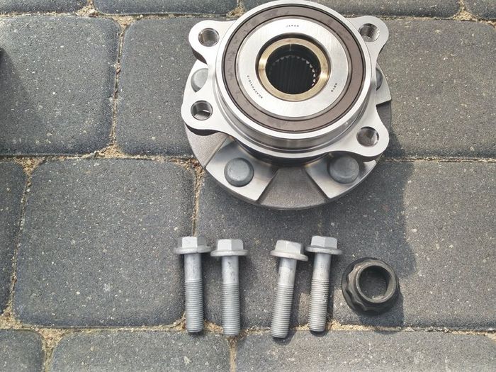 TOYOTA Front Wheel Bearing Kit