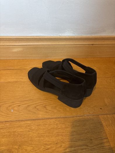 Donald Pliner Sandals