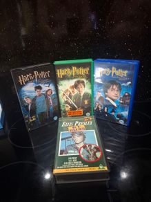 4 VHS 3 x Harry Potter & 1x Elvis Presley