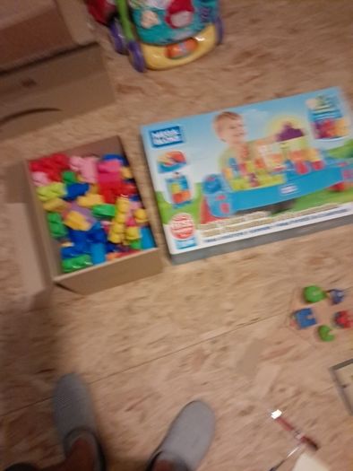 MEGA Bloks Building Blocks Build 'N Learn Table Blue and Red