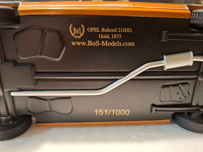 Opel Rekord Series D 2100d 1973 - 1/18 - New In Box