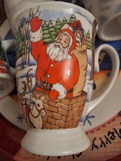 Assorted Mugs and 2 Large Plastic Plates