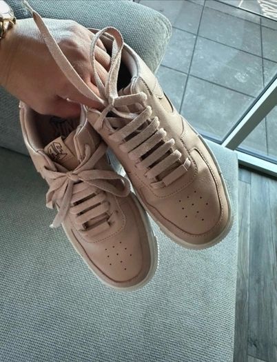 nike airforce  1 pixel size 37