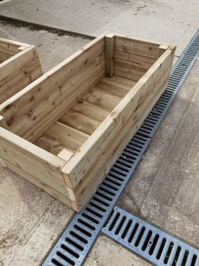 Planter box