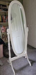 Free standing mirror