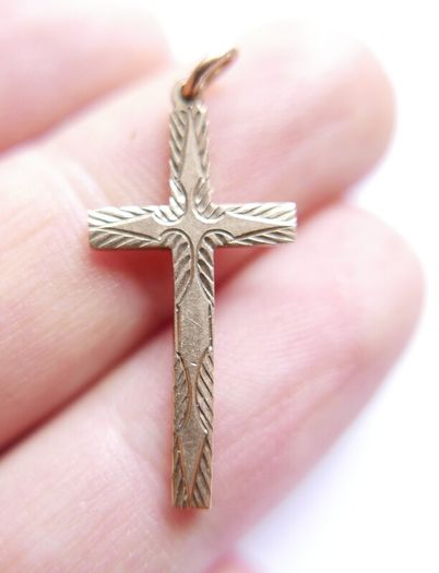 Vintage Solid 9ct Yellow Gold 375 Crucifix Cross Pendant 1,3g