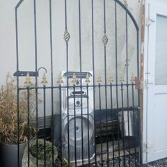 side gate