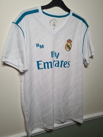 Real Madrid football jersey shirt 2017 Size Medium