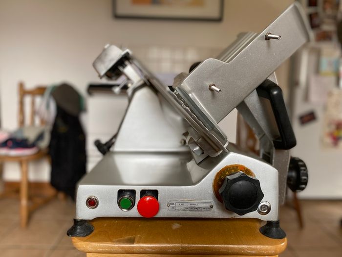 Meat Slicer (Commercial)