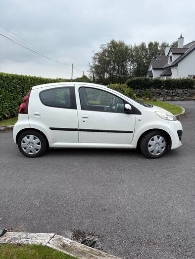 2013 Peugeot 107 1.0 petrol 5-door manual