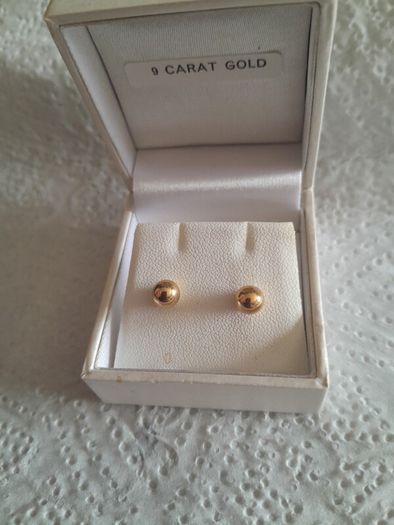 9ct gold earrings