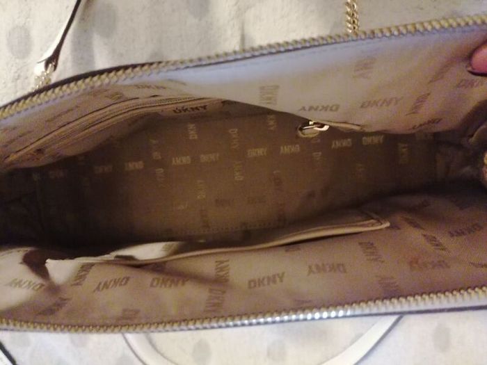 DKNY White and gold shoulder bag new