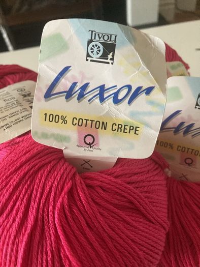 Cerise pink cotton wool 350gms