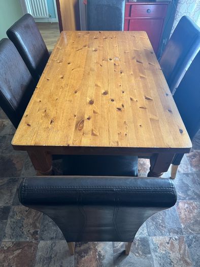 Kitchen table