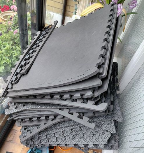 interlocking floor mats