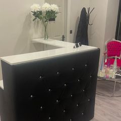 Reception desk