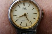 Q&amp;Q Quartz  Watch Analog Original two tone Bracelet (fresh battery)
