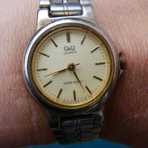 Q&Q Quartz  Watch Analog Original two tone Bracelet (fresh battery)