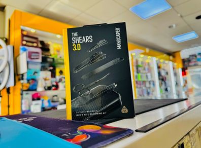 Manscaped The Shears  5 Piece Precision Nail Grooming Kit