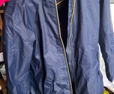 BNWT, Navy Trespass raincoat, size M