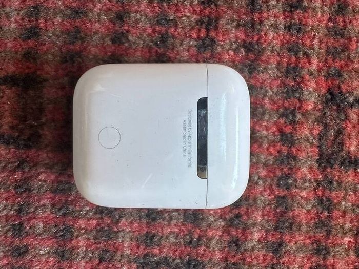 Apple AirPods (1st Generation)