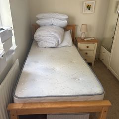 Single bed and duvet and matching locker