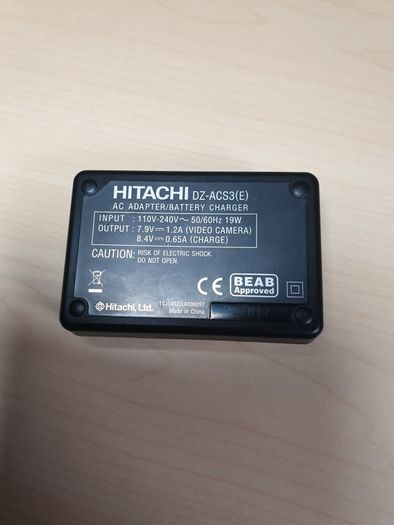 Hitachi DZ-ACS3 E Camcorder battery charger GENUINE