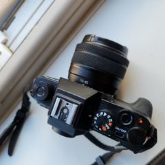 Fujifilm X-T200 with Kit Lens