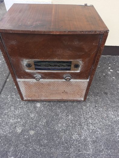 antique radio