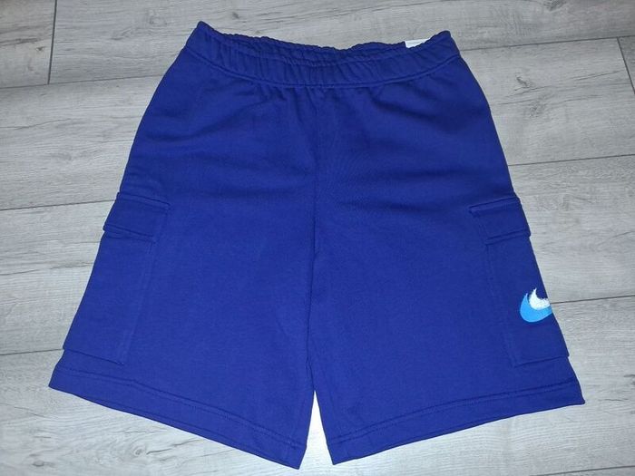 Brand New Nike Swoosh Terry Cargo Shorts - Size - Medium - RRP - 55.00