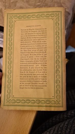 Contemporary Verse. Edited By Kenneth Allott. Paperback In Good.