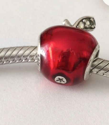 Pandora Disney Snow White Poison Apple charm Brand New