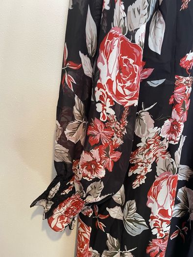 Boohoo black floral dress size 16 New without tags
