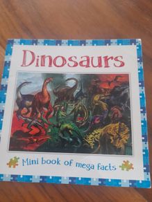 Dinosaurs mini fact book