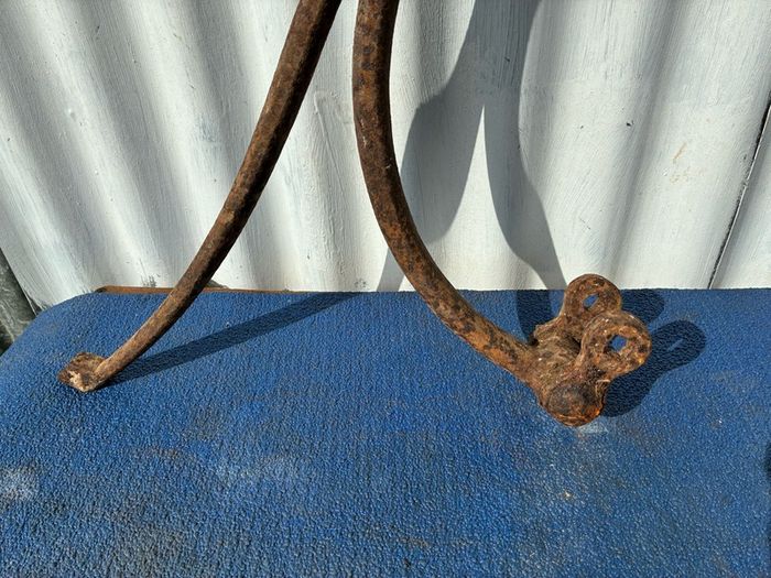 Set of 4 old trap springs