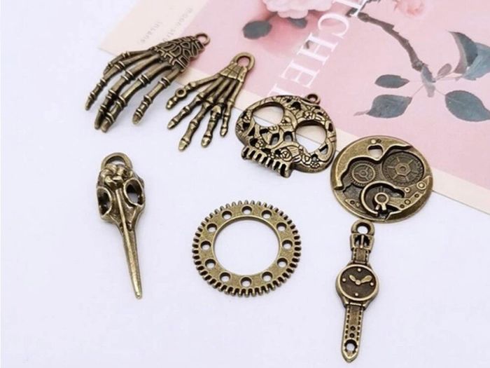 80PCS Assorted Antique Steampunk Gears Vintage Skeleton Charms Pendant Mixed for Necklace Bracelet Jewelry Making Accessory