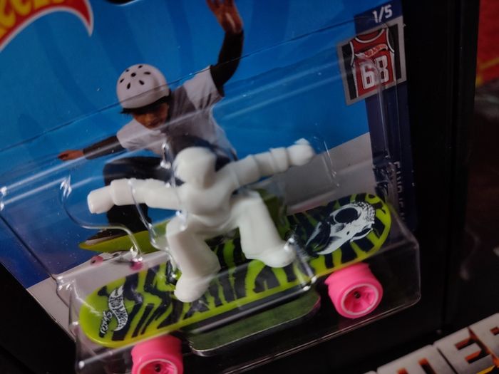 Skate Grom ! Tony Hawk ! from HW Sports Series ! Sealed ! by Mattel / Hot Wheels !
