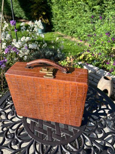 Antique Leather Jewellery Box