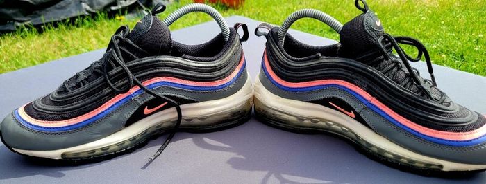 Shoe