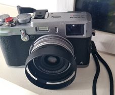 x100s  Fujifilm Digital Camera with 2.8-Inch LCD (Silver & Black)